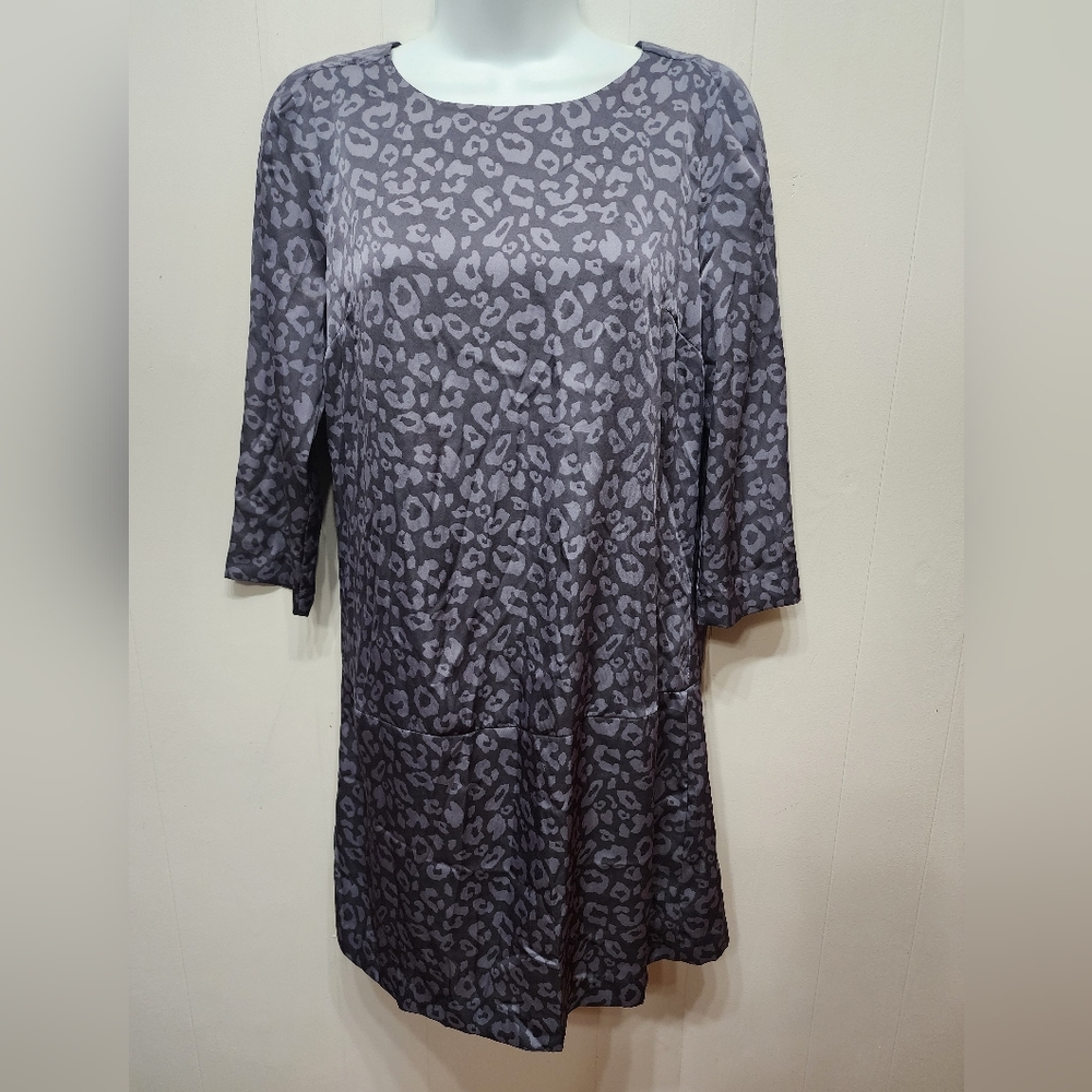 Forever 21 Essentials Dress Small Animal Print 3/4 Sleeve Gray Keyhole Back B507